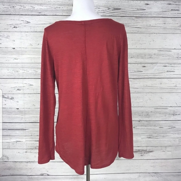 Banana Republic Red V-neck Tee - Picture 3 of 7